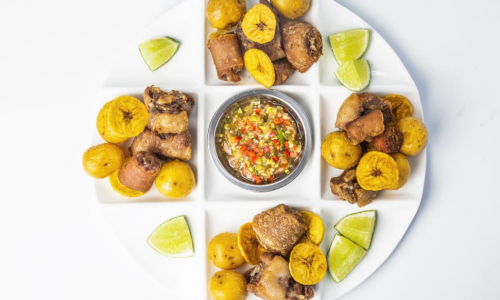COLITAS DE CERDO FRITAS (PICADA CRIOLLA)