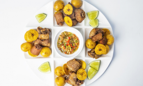 COLITAS DE CERDO FRITAS (PICADA CRIOLLA)